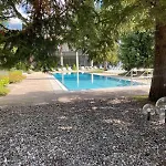 Elegant Design With Pool, Sauna, And Private Parking *