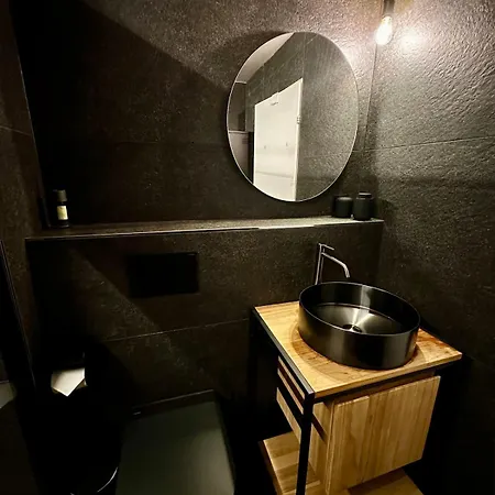 아파트 Elegant Design With Pool, Sauna, And Private Parking 락스