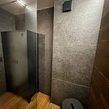 Apartamento Elegant Design With Pool, Sauna, And Private Parking Laax