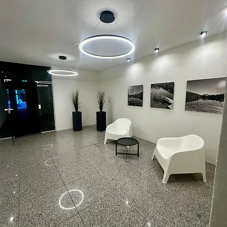 아파트 Elegant Design With Pool, Sauna, And Private Parking