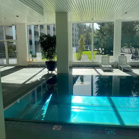 Elegant Design With Pool, Sauna, And Private Parking *