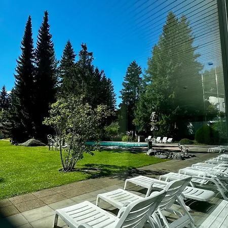 Elegant Design With Pool, Sauna, And Private Parking *