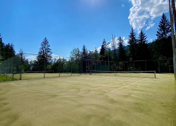 شقة Elegant Design With Pool, Sauna, And Private Parking