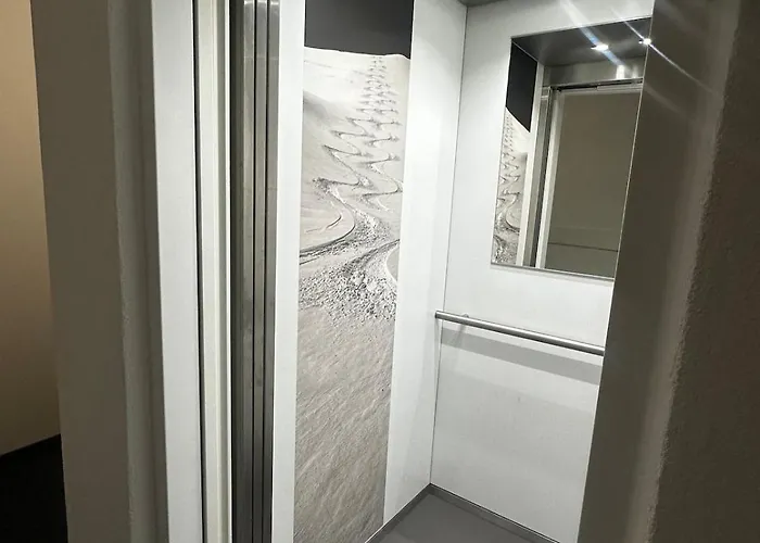 Elegant Design With Pool, Sauna, And Private Parking لاكس