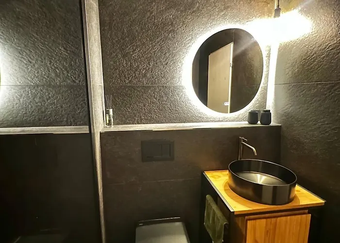 Апартаменты Elegant Design With Pool, Sauna, And Private Parking *