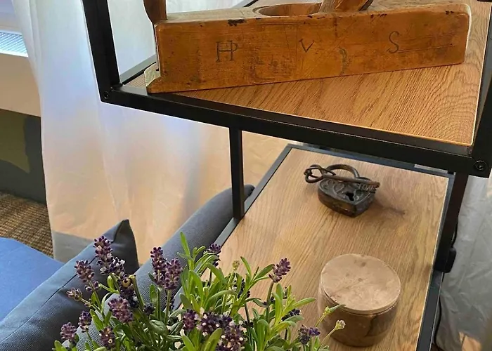 Апартаменты Elegant Design With Pool, Sauna, And Private Parking Лакс