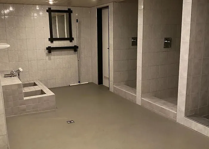 Апартаменты Elegant Design With Pool, Sauna, And Private Parking Лакс