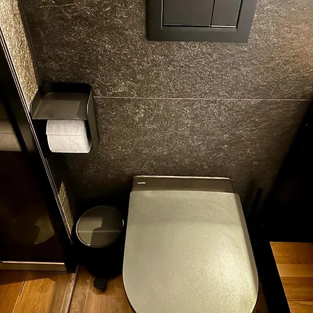 Appartement Elegant Design With Pool, Sauna, And Private Parking