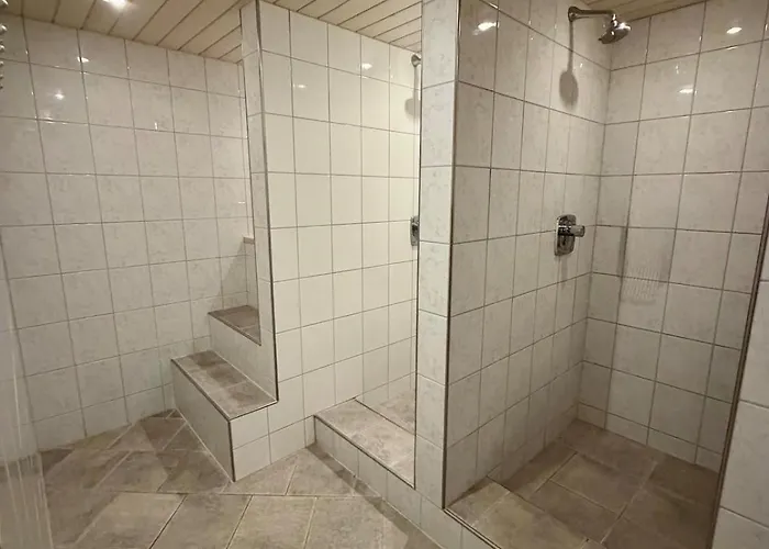 Elegant Design With Pool, Sauna, And Private Parking Laax