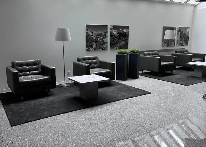 Elegant Design With Pool, Sauna, And Private Parking Appartement Laax